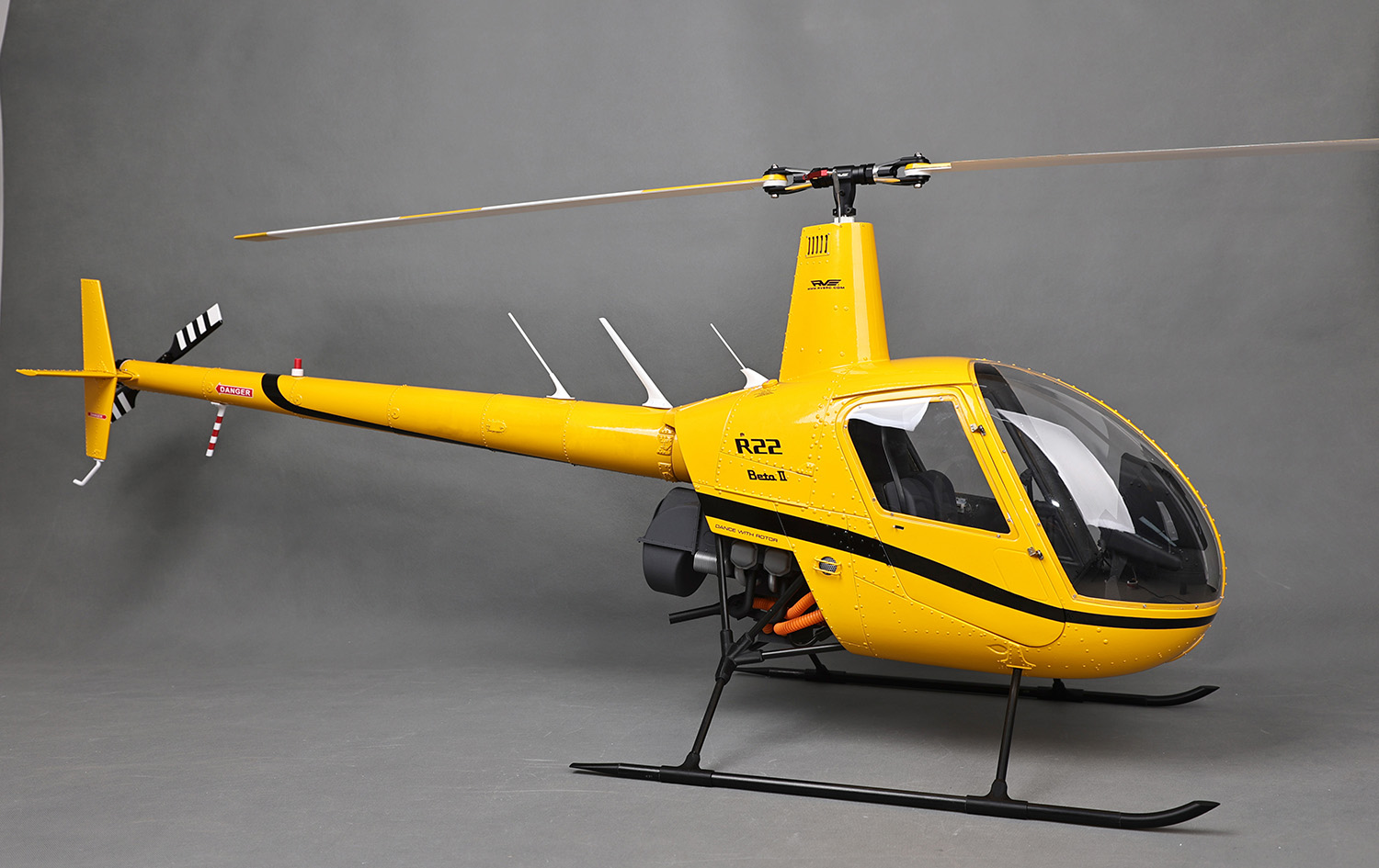 罗宾逊R22 1/4.5比例像真直升机（黄色）R2200Y(图2)